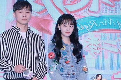 杨幂直播间背后的娱乐圈日常：明星吃瓜生活全景扫视